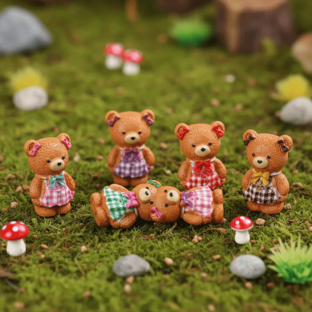 5pcs Simple Resin Apron Bear Decorations Mini Cartoon Bear Ornaments Funny Creative Desk Bear Decorations Gift