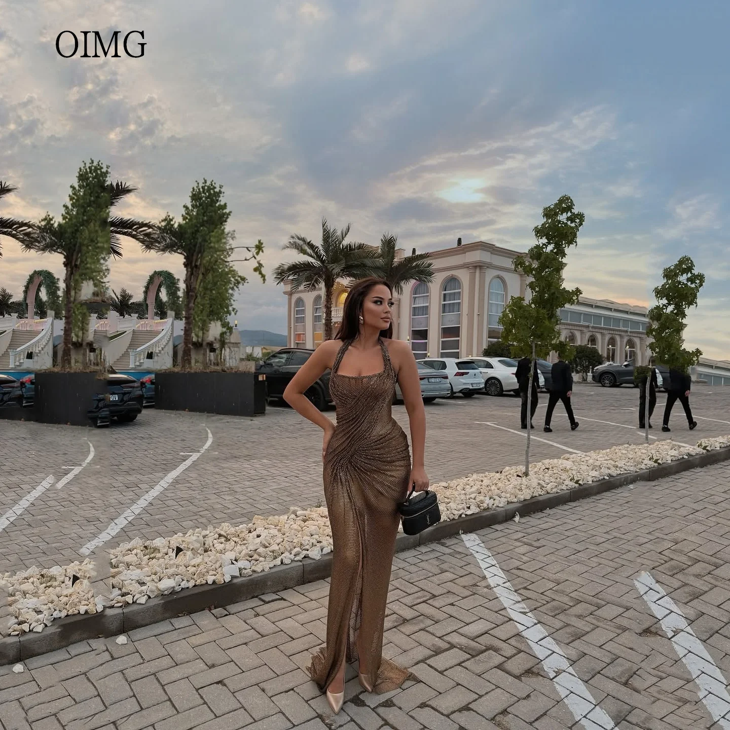 

OIMG Modern Halter Mermaid Prom Gowns Sleeveless Formal Party Gown Shimmery Side Slit Long Evening Dress Customized
