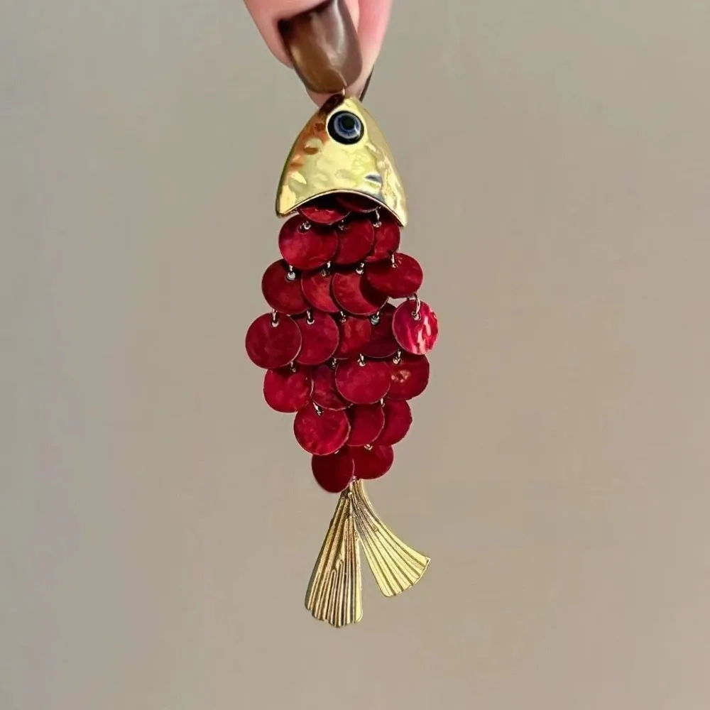 

Traditional Fish-shaped Hair Clip Tassels Vintage Elegant Side Hairpin Carp Faux Seashell Year After Year Bangs Clip