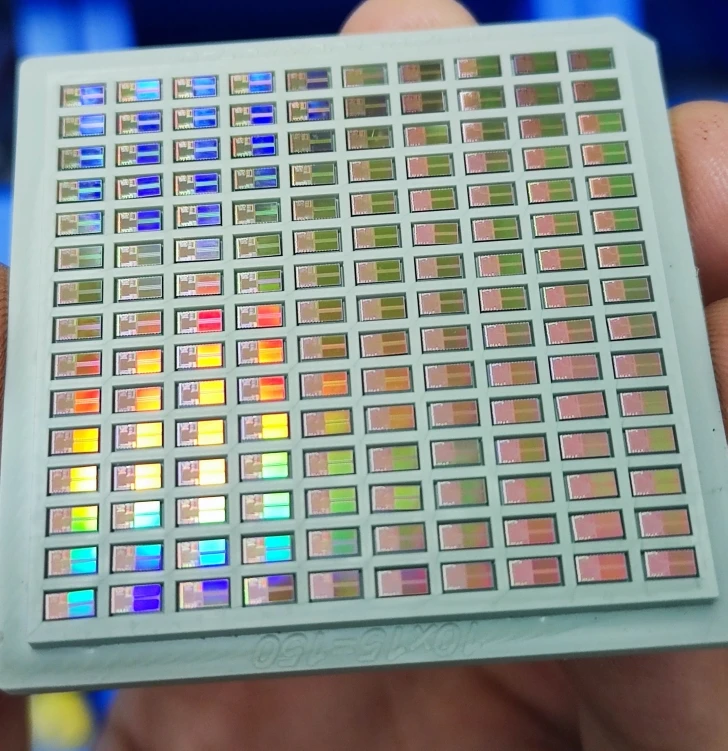 Troquel de chip, chip desnudo cortado, oblea de silicona bondable, chip pequeño sin empaquetado, exhibición de investigación científica DIY