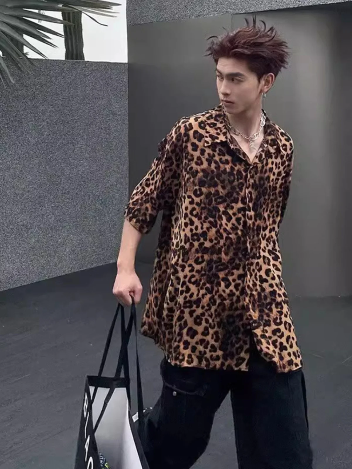 

Youthful Hip Hop ort Sve irt Jaet Anti-Wrinkle Leopard Print American Retro Sle Casual Loose Fit Polyester Fiber