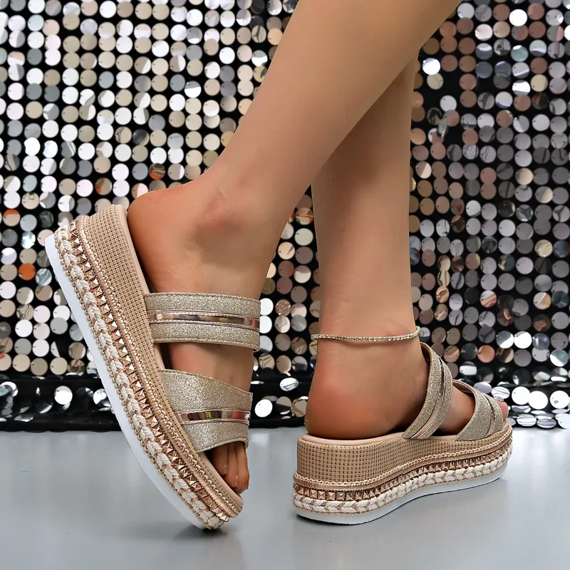 شباشب منصة فاخرة صنادل نسائية بنعل عريض مثيرة مفتوحة من الأمام أحذية نسائية لامعة بكعب عالي أحذية شاطئ للنساء Sandalias De Mujer