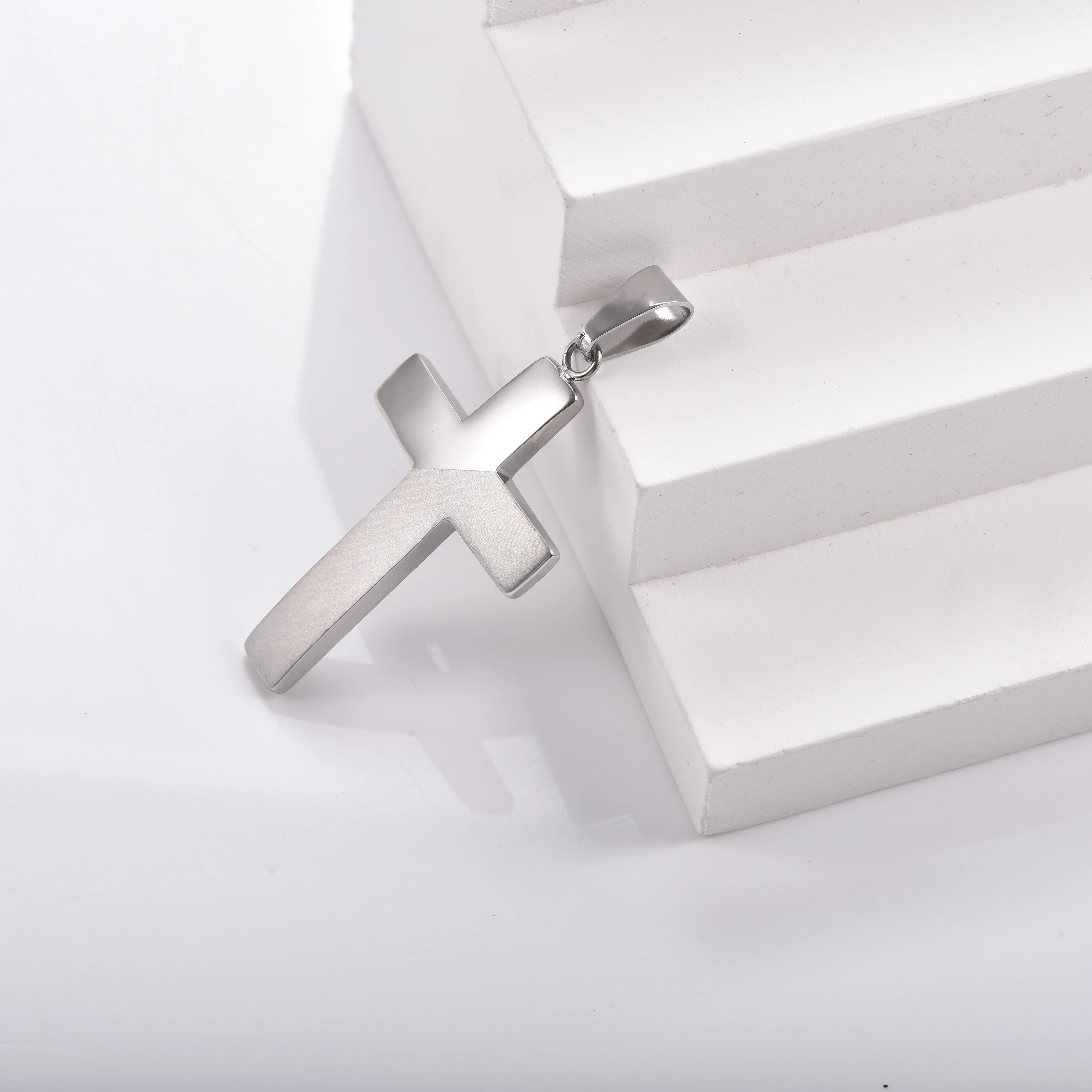 Kreuzanhänger-Halskette für Männer und Frauen aus Edelstahl, minimalistischer christlicher Schmuck, unisex religiöses Geschenk – Detail 3