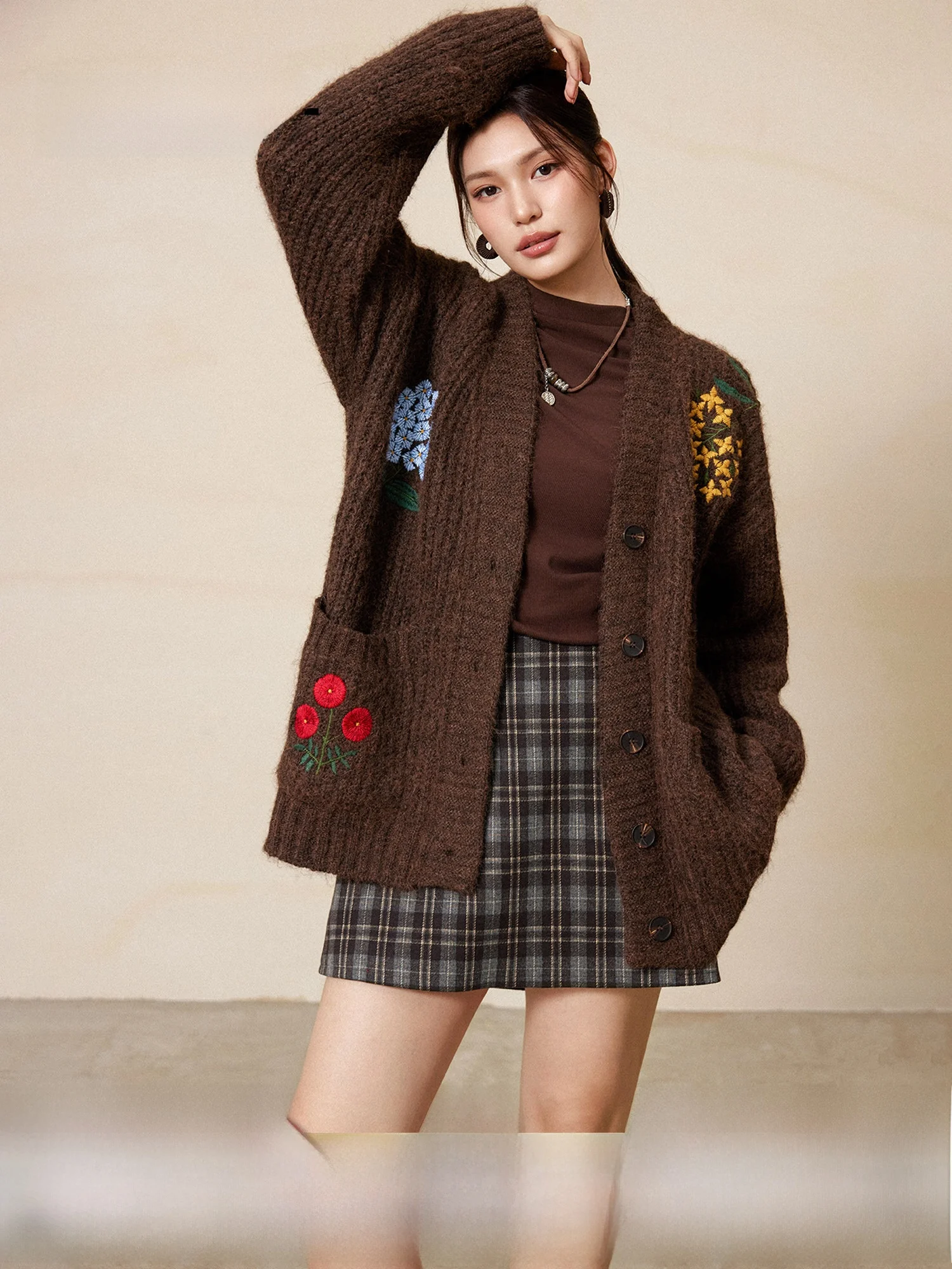 

Вязаный кардиган Plusmall на осень-зиму, свободный крой, V-образный вырез, женский топ с цветочной вышивкой, повседневный, с длинными рукавами, стандартный крой