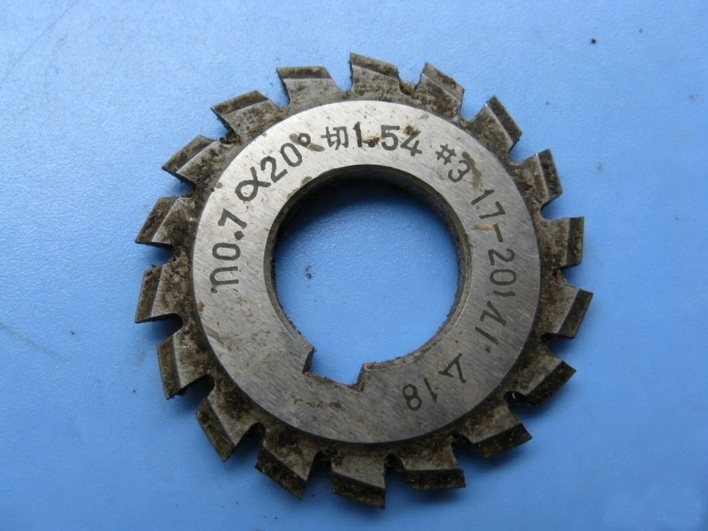 

1Pc Sold separately Module 0.7 PA20 Bore16 1#2#3#4#5#6#7#8# Involute Gear Cutters M0.7