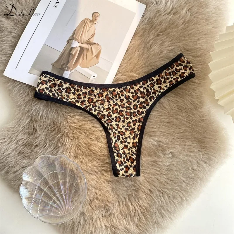 1PC Low Waist  Women Panties Leopard-print Sexy Underwear Women Seamless Silk Cotton Hollow Out Thongs Female Briefs Underwear