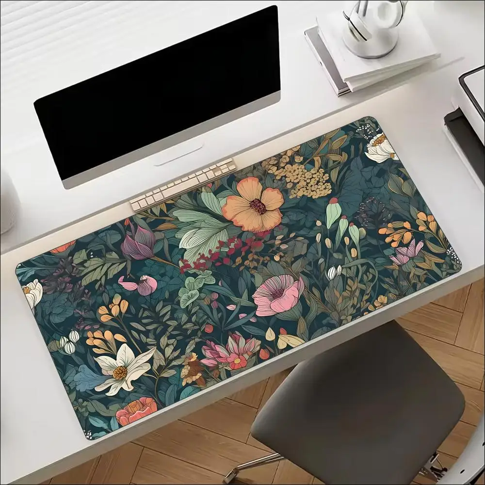Vintage Dark Floral Pattern Large Gaming Mouse Pad Non Slip Rubber Base Extended Desk Mat For PC Laptop Gaming Office Workspace