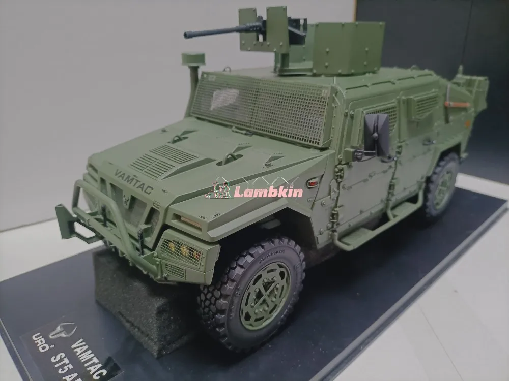 VAMTAC 1:18 For Spain VAMTAC Defense Tactical Wheeled Off-Road Armored Vehicle Model URO ST5AP Defense Military Collection