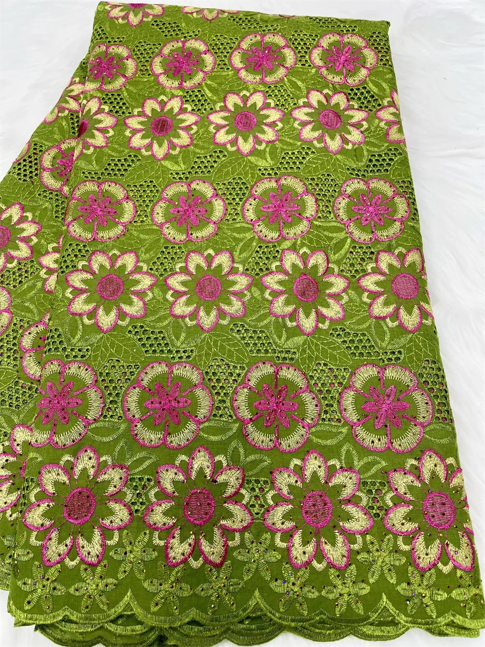 Goedkope Nigeriaanse stof, hoge kwaliteit, 2027, geborduurd, 100% katoen, 5 yards, Afrikaanse Zwitserse voilekant, elegante jurk voor dames.