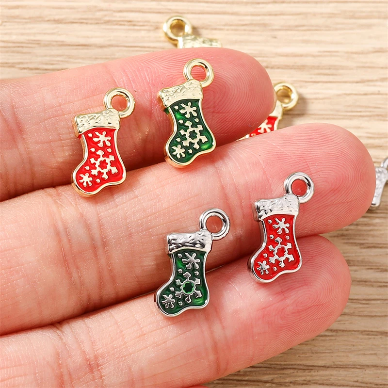 5 Stück 10x16mm Niedliche Emaille-Weihnachtsschneeflocken-Socken-Anhänger für die Herstellung von Ohrringen, Halsketten, DIY-Bastelarbeiten, Schmuckzubehör – Detail 3