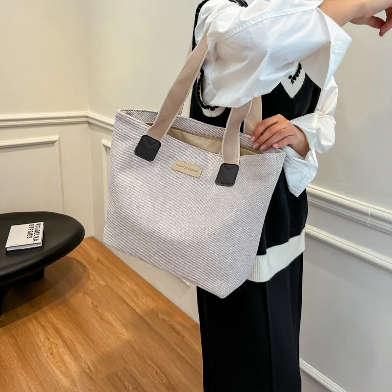Large Capacity Canvas Tote Bag Simple Design Commuter Women's Shoulder Bag Fall Winter Trendy Bag Stylish Shopping Bag