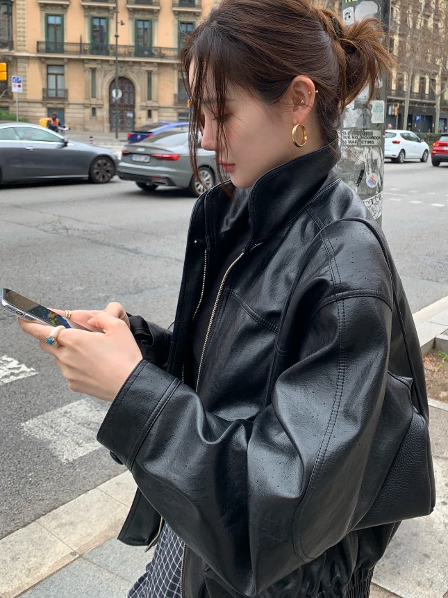 

Retro Patchwork PU Leather Jaet Women's ort Sle Bla Faionable Spring 2025 Top Wear Commute Loose Fit Long Sve
