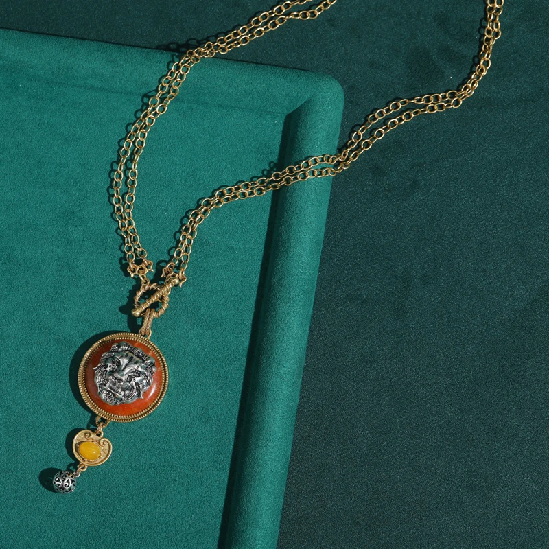 

Vintage Natural Stone Disc Lion Head Pendant And Necklace For Woman Luxury High Quality Trendy Jewelry Sweater Chain New 2025