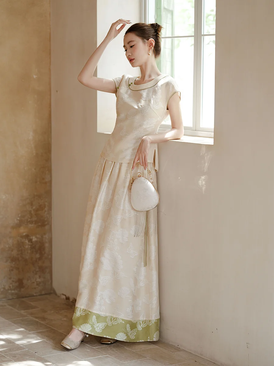 

New Chinese Sle Women's Summer Slim Fit Tang Suit Top in Apricot Color with Button Embroidery ort Sve round Ne