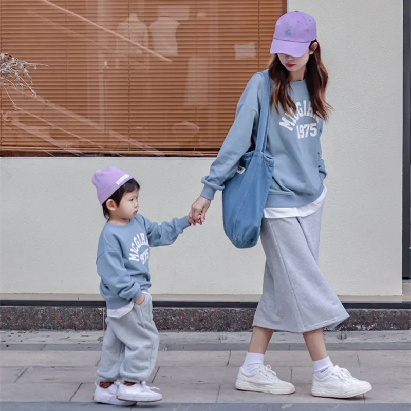 

Family Autumn Sweatshirt 2025 New Dad And Son Hoodies Mather And Daughter Clothes Baby Girl Boy t Shirts Women Long Sleeve Tops