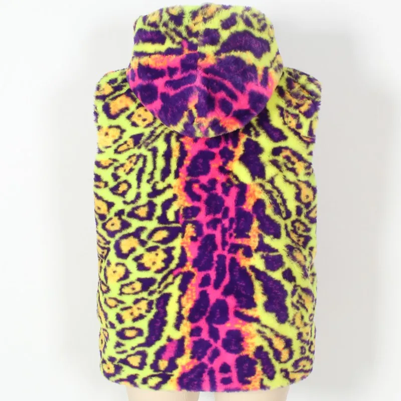 سترات شتوية سميكة ودافئة فضفاضة ملونة على شكل الفهد لعام 2025 بدون أكمام معاطف بقلنسوة من الفرو المنفوش ملابس خارجية سترة نسائية من الفرو الصناعي #6