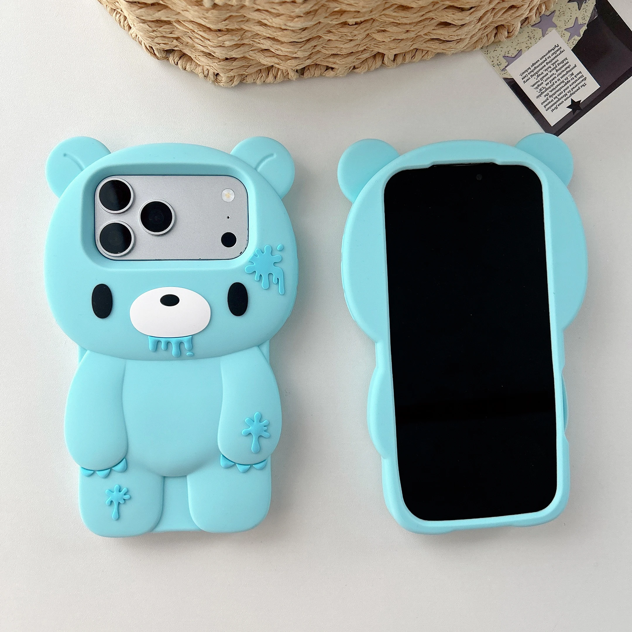 3D Cartoon Niedlicher Blauer Einzigartiger Blutiger Bären-Rilakkuma Handyhülle für iPhone 18 17 16 15 14 13 12 Pro Max Weiche Silikonhülle – Detail 7