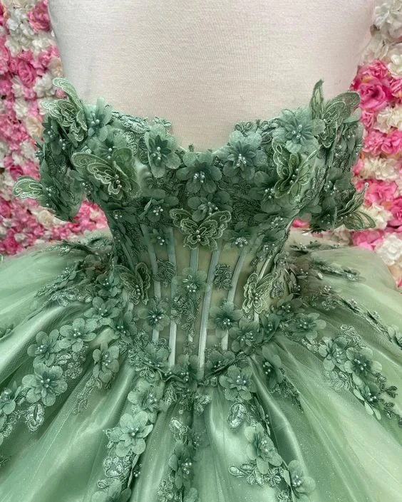 Vestido de quinceañera verde salvia con cuentas exquisitas para novia, vestido de baile con apliques de mariposa, tul sin hombros, WQ9703