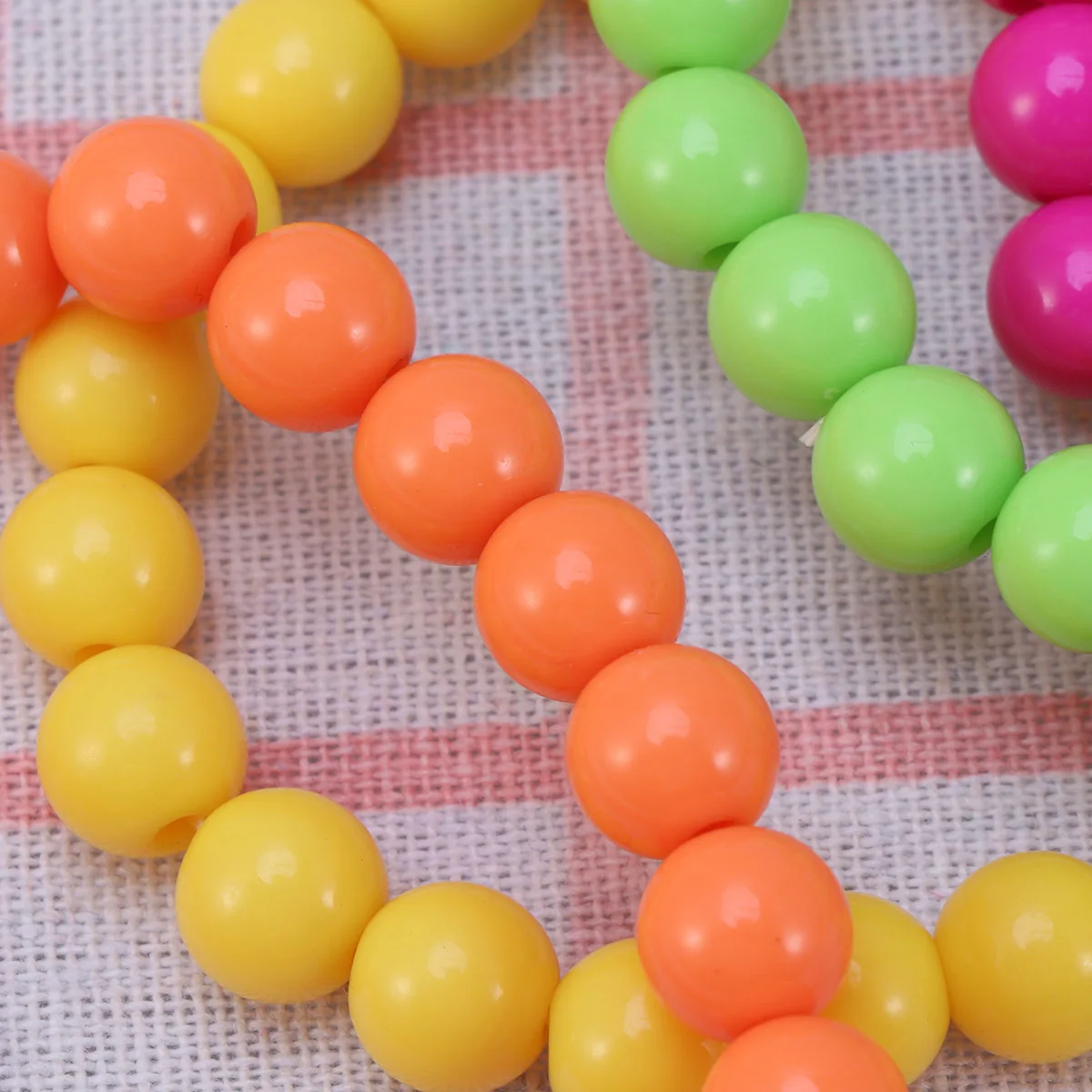 

16 Pcs Plastic Bead Necklace Bracelet Set Colorful Neon Retro 70s 80s Party Accessories Women Daily Wear Gift Idea