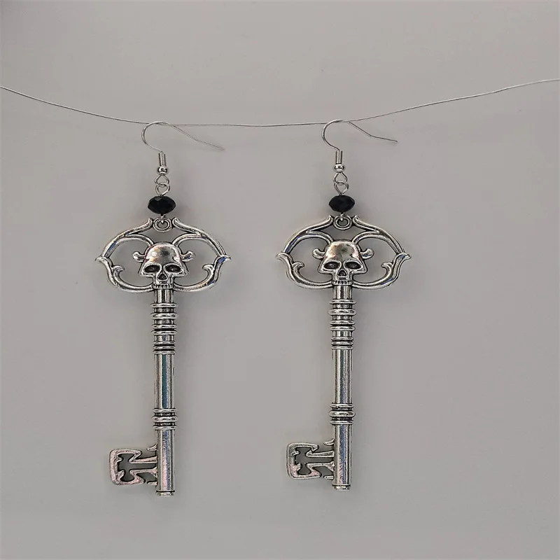 Gothic Fashion Antique Silver Color Skeleton Key Earrings Creativity Pendant Charm Statement Punk Demon Jewelry Halloween Gifts