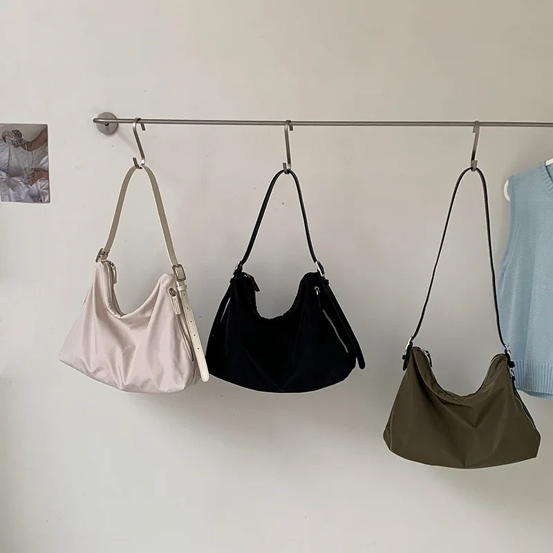 

New Women Shoulder Bag Korean Style Lightweight Nylon Crossbody Bag Large Capacity Fashionable and Versatile Commuting Bag