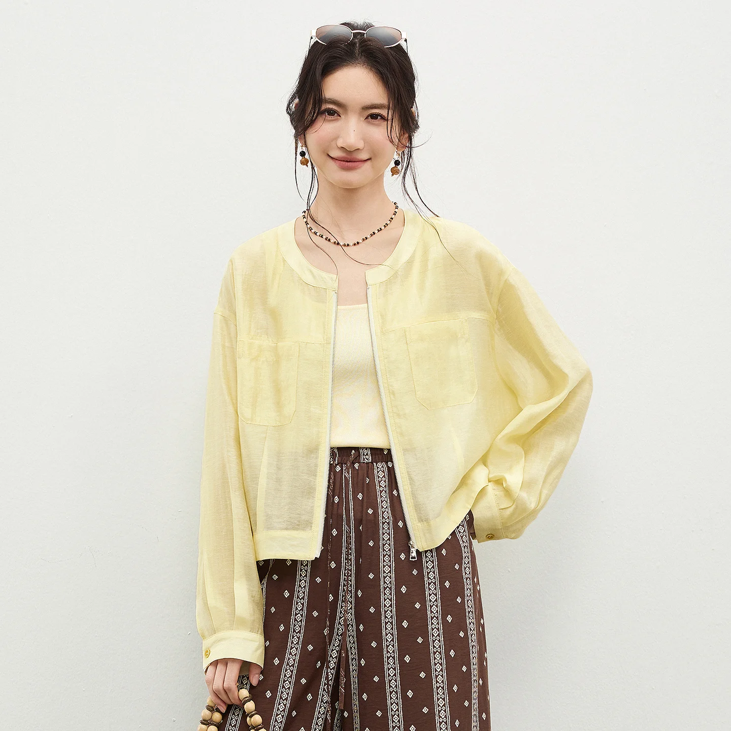 

SENTUBILA Women's Simple Office Shirt Jacket 2026 Spring Fashion Crew Neck Symmetric Pocket Loose Zipper Front Coat Q61WF5939