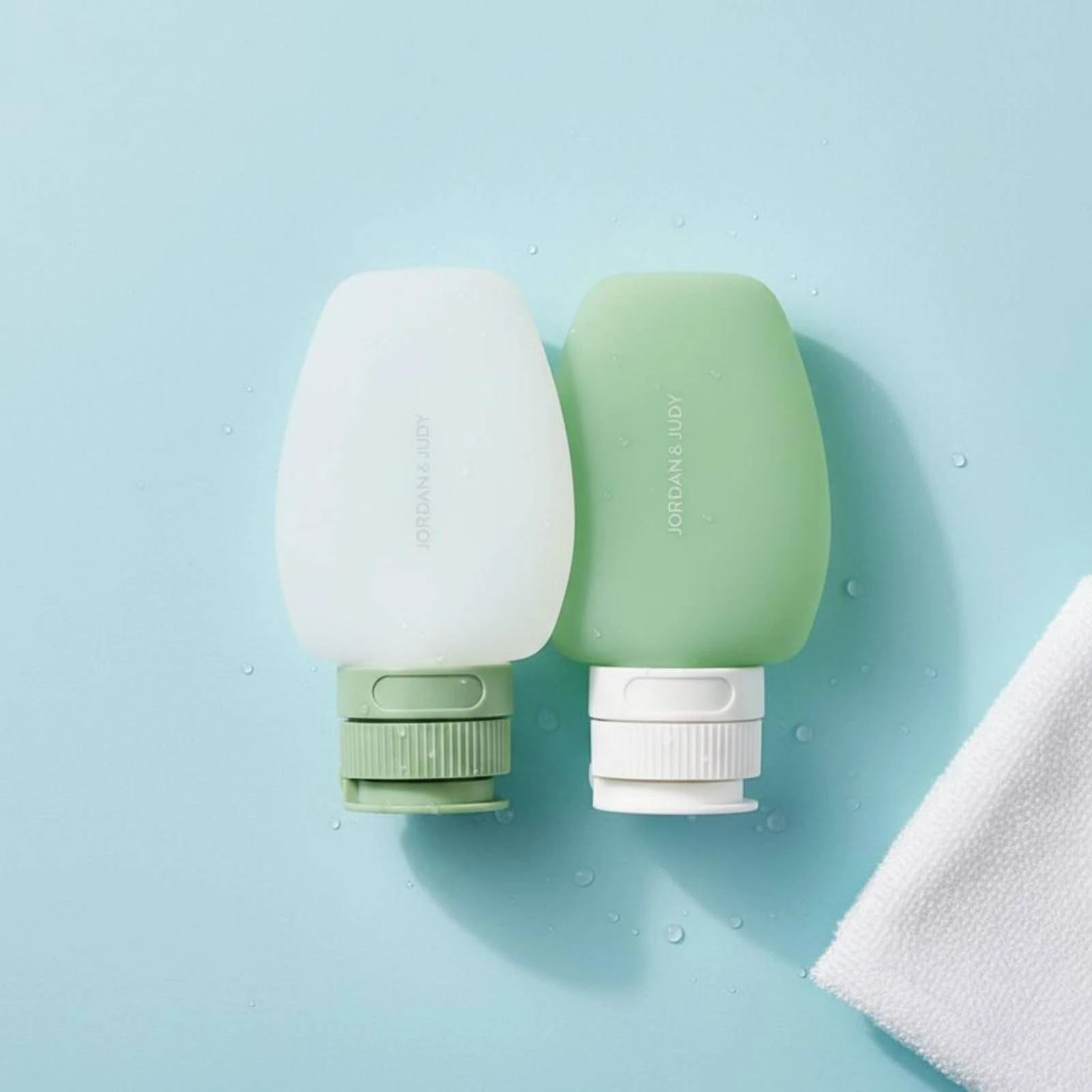 

2 Pieces Silicone Travel Bottle Squeezable Travel Shampoo Bottle Portable
