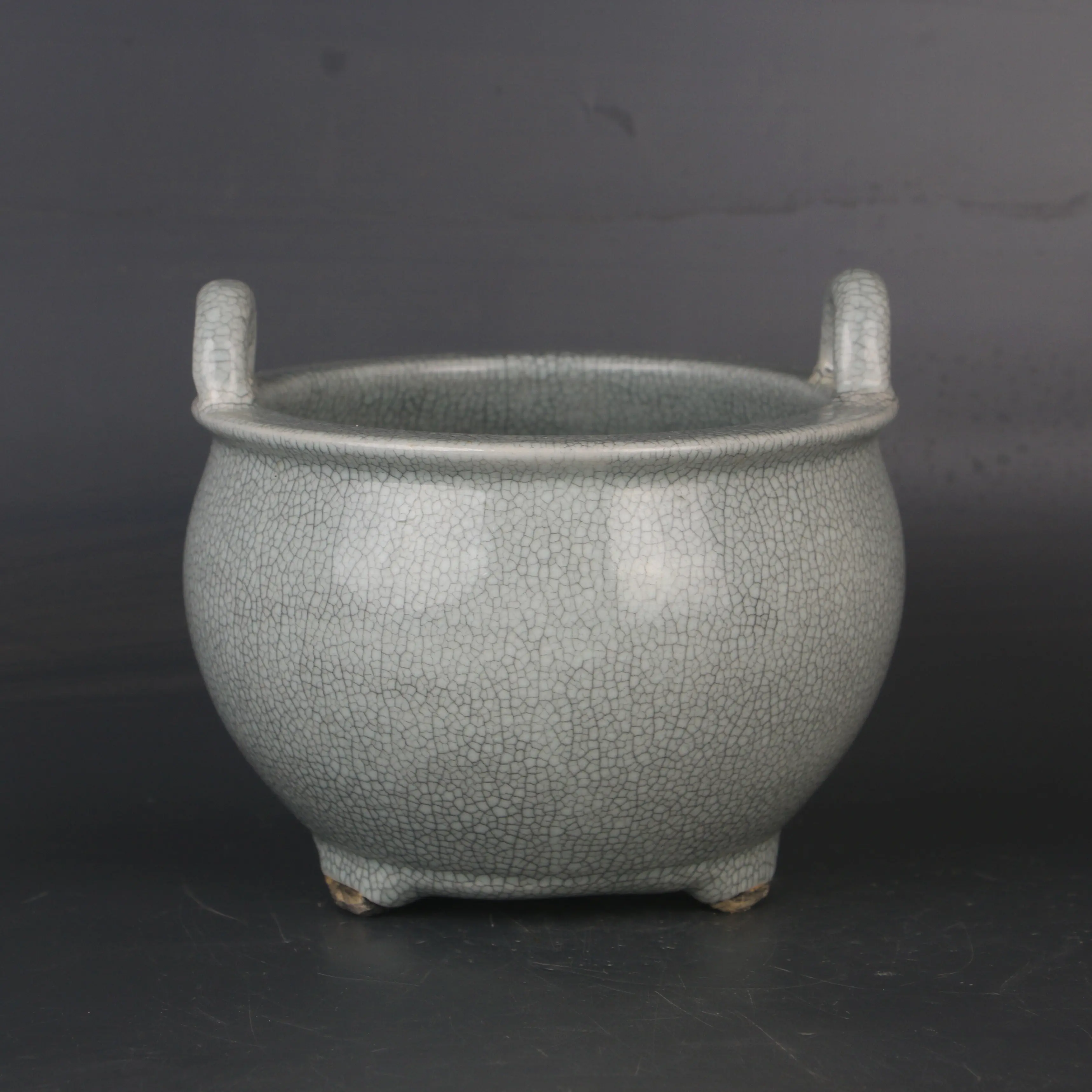 Song Dynasty Style Guan Kiln Crackle Glaze Tripod Incense Censer Handmade Chinese Porcelain Home Decor Collection