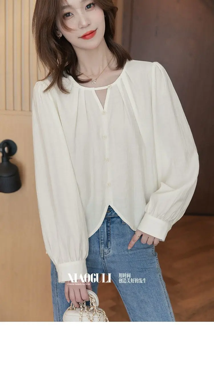 قمصان نسائية بأكمام طويلة من القطن مكشكشة بأزرار سفلية بقصة ضيقة وحاشية مطوية وأكمام فانوس على طراز الكلية الرجعية