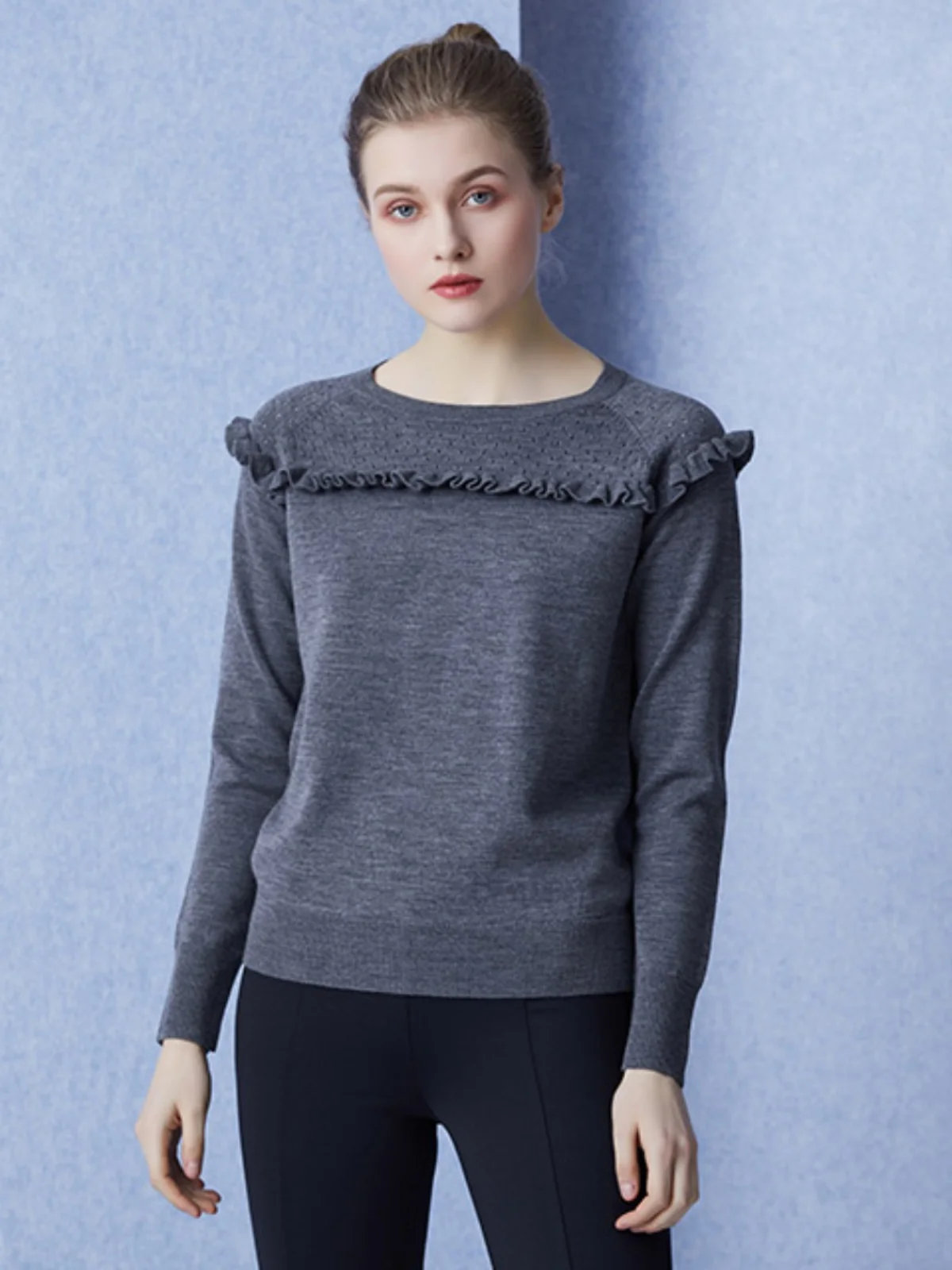 

Lightly Twisted Fine Spun 00% Merino Wool round Ne Pullover Sweater with Lace Trim Design Winter 2023 Sweet Sle Long Sve