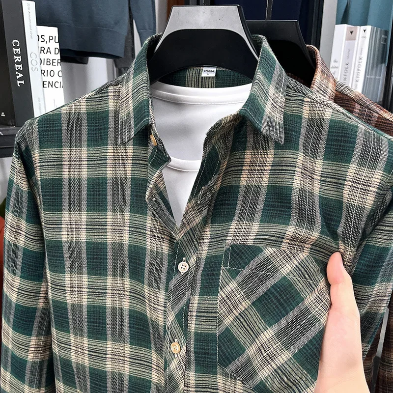 قميص رجالي جديد لخريف 2025 مخطط ومطبوع بأكمام طويلة قميص رجالي غير رسمي متعدد الاستخدامات