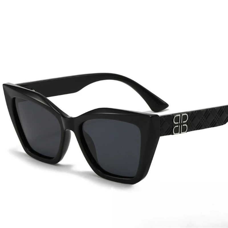 

​​2025 Runway Inspired HD Polarized UV400 Sunglasses, Luxury Lightweight Chic for Driving & Street Fashion​​