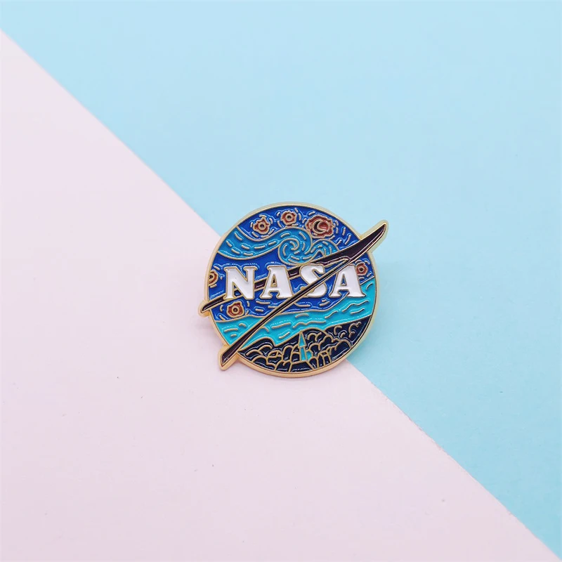 Creative Geometry Starry Sky Oil Painting Landscape Enamel Brooch Aviation Commemorative Alloy Pins Badge Punk Jewelry Gift