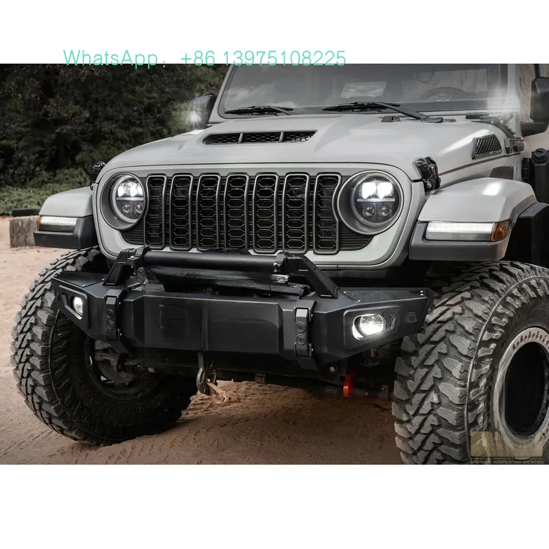 

Защитный передний бампер для внедорожников 4x4 Gladiator, изготовленный из алюминия, стали и углеродного волокна, прост в установке.