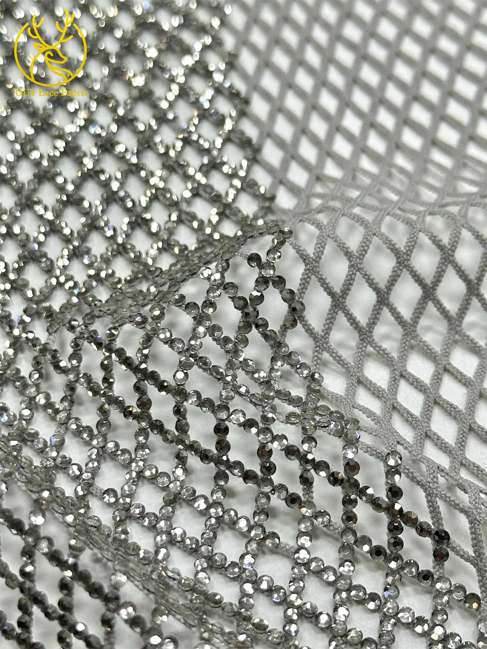 Eisblauer Nigerianischer Glasdiamant-Netzstoff 2026 Hochwertiger Afrikanischer Spitzenstoff Hochglänzender Hochzeits- und Partykleid-Stoff zum Nähen – Detail 20