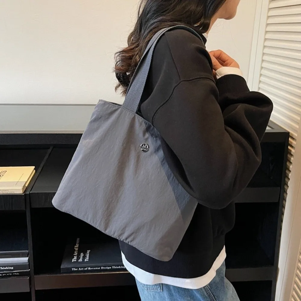 

Fashion Simple Fashion Women's Handbag Versatile Large Capacity Tote Bag Foldable Lightweight Shoulder Bags Daily Outings