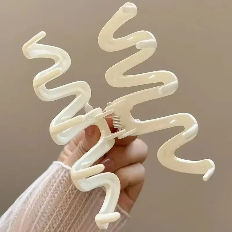 한국 웨이브 달콤한 컬러풀 젤리 헤어 클로 헤어핀 여성 소녀 패션 디자인 심플 불규칙 헤어 클립 헤드웨어 도매