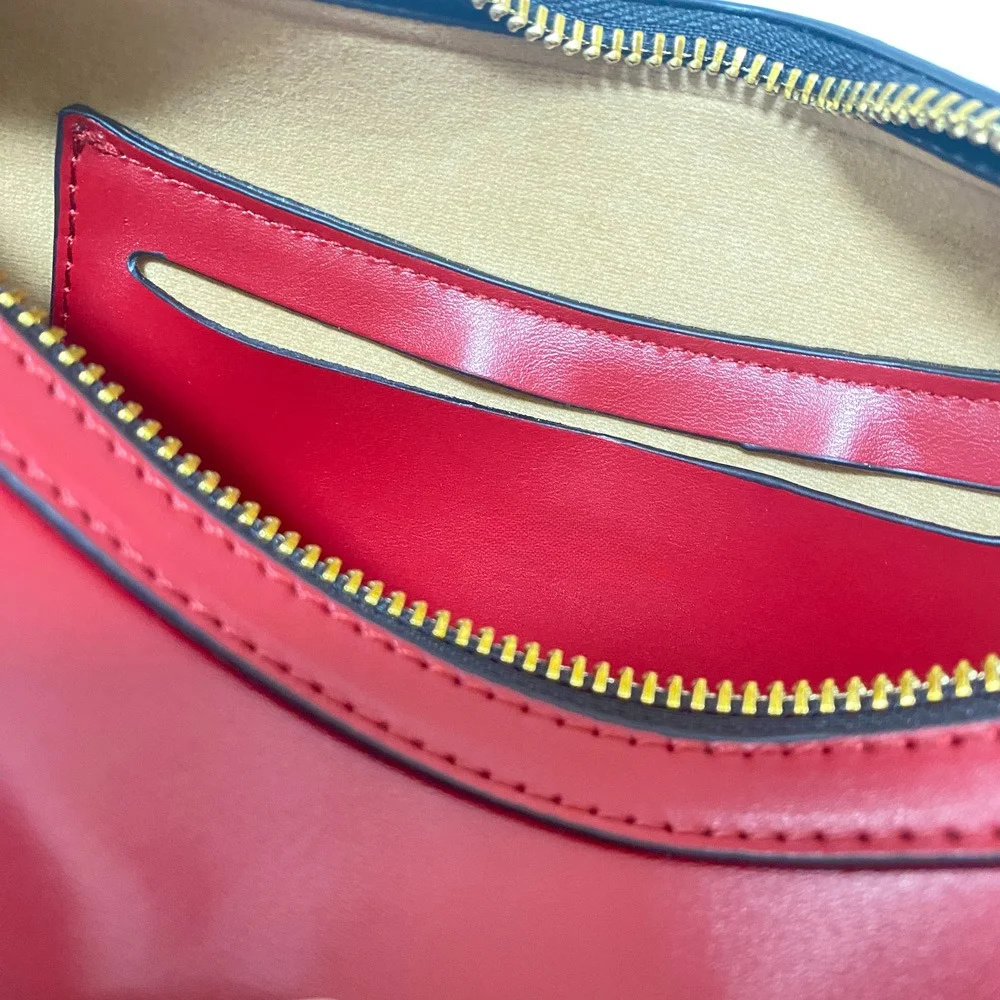 2025 신상 여성 싱글 숄더백 블랙 PU 레트로 크로스백 디자인 명품 캐주얼 여성 겨드랑이 가방