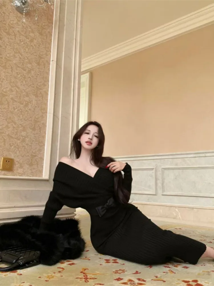 Women's Red V-neck Knit Long-sleeve Bodycon Dress Sexy Back Cutout Ribbed Sweater Dress Autumn Korean Trendy Office Lady Outfits