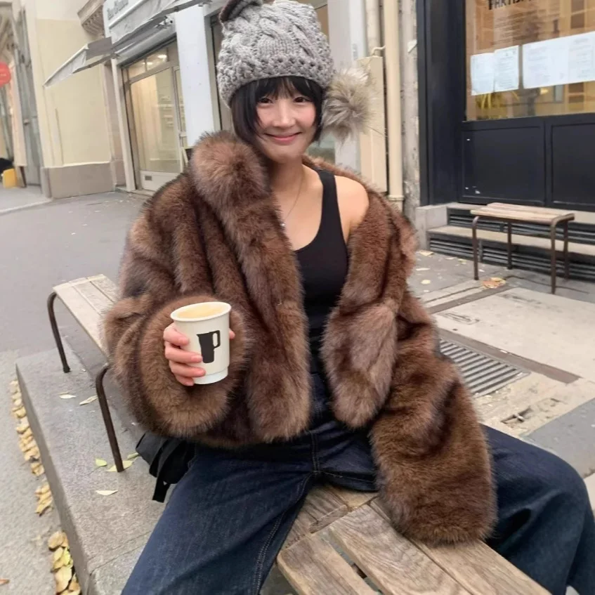 レディース フェイクフォックスファーコート ショートファージャケット 無地 スタンドカラー 長袖 隠しボタン 厚手 ゆったり カジュアル 2025 秋冬