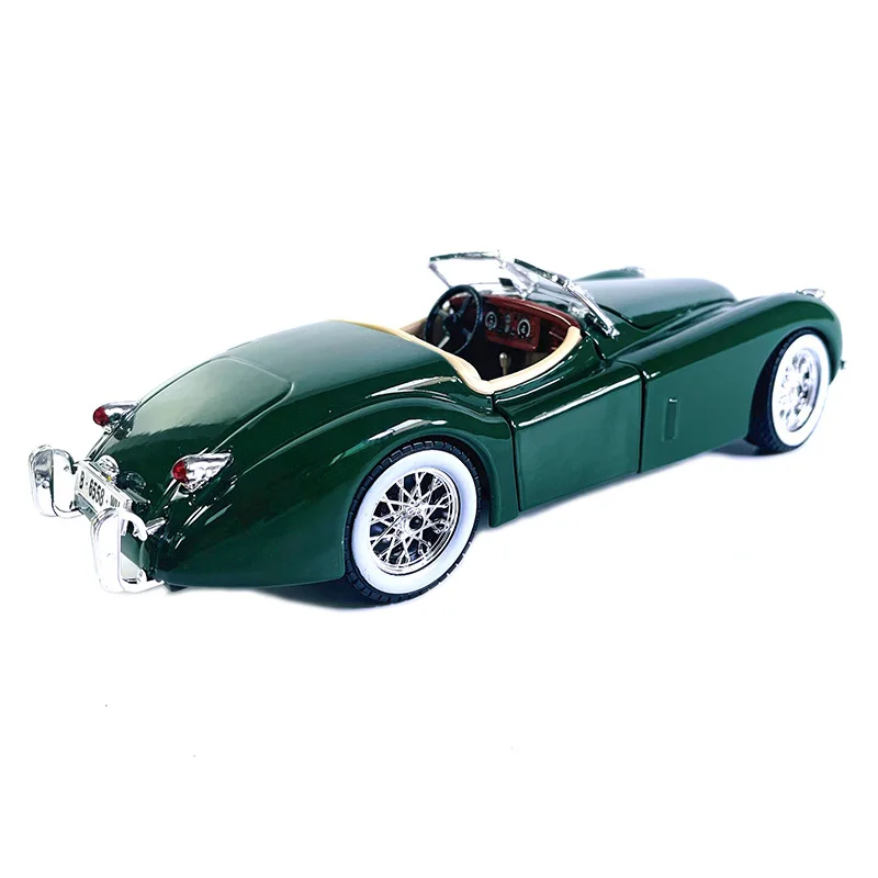 Bburago 1:24 1951 Jaguar XK 120 Roadster alloy racing car Alloy Luxury Vehicle Diecast Pull Back Cars Model Toy Collection Gift