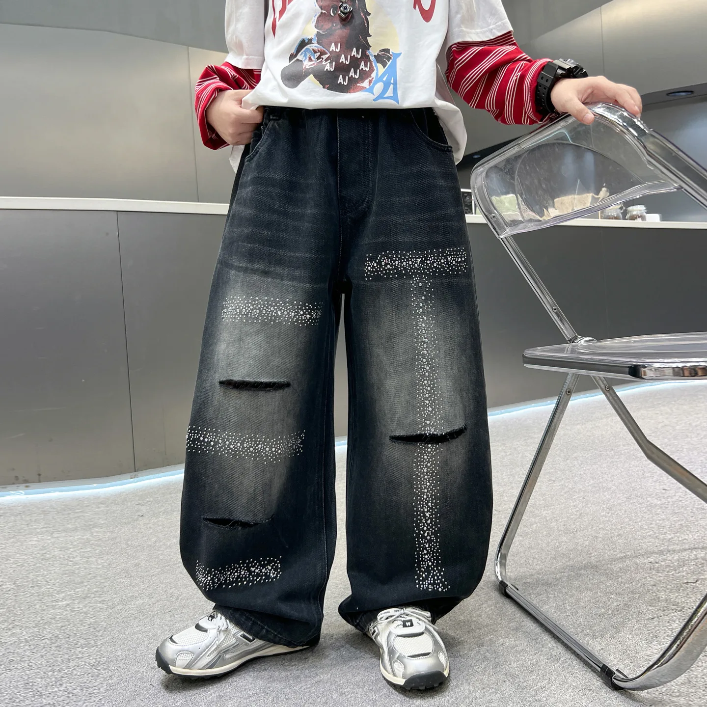 Boys Gradient Color Ripped Baggy Jeans With Holes Kids Fashion Broken Denim Pants with Rhinestone Child Retro Jeans Trousers