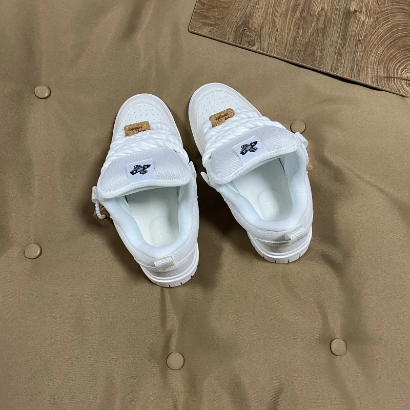 

White Sneakers with Thick Soles, Large Size Men's Shoes, Simple Casual Shoes, Breathable Men's Shoes, Versatile Casual Sneakers