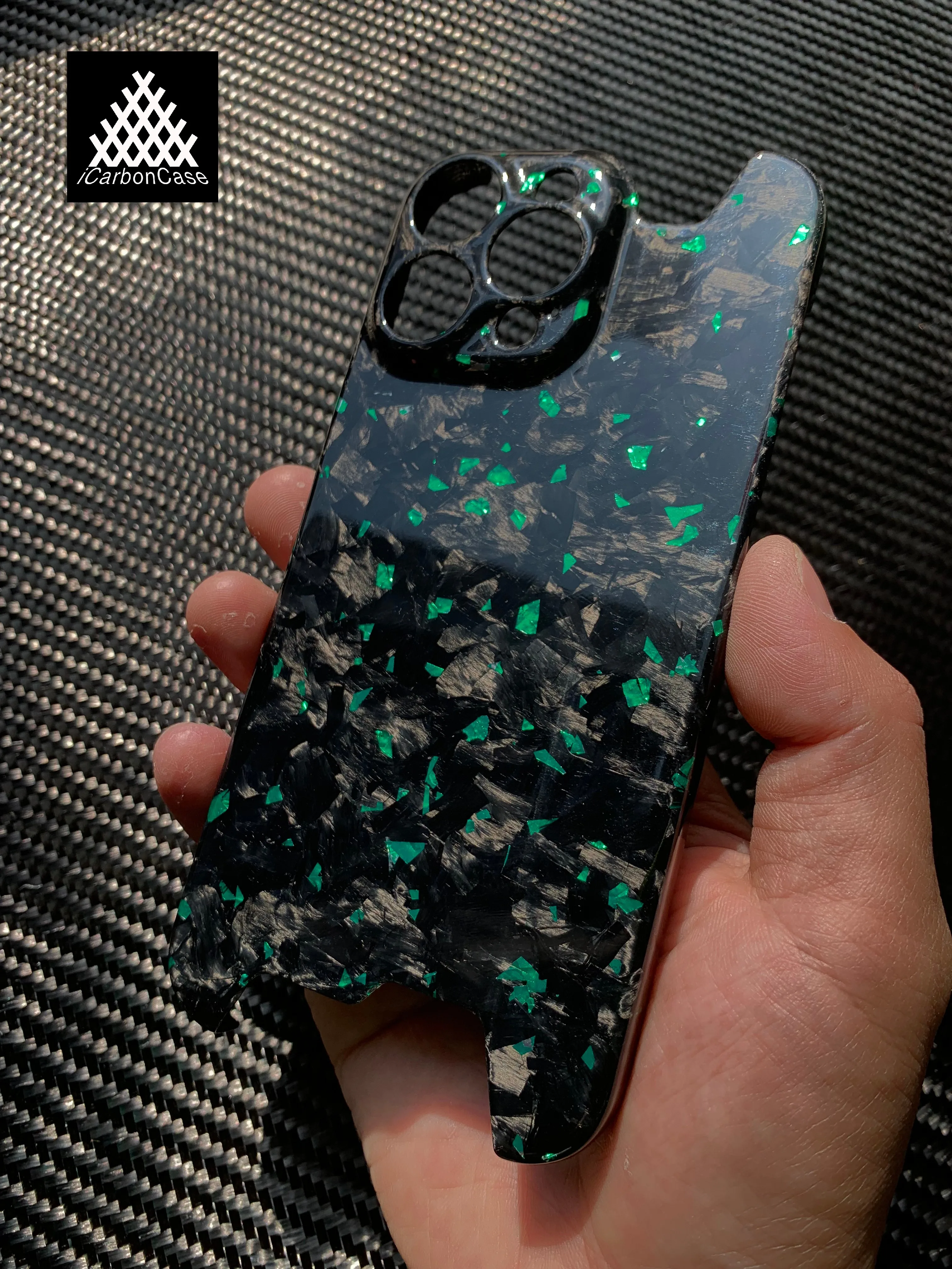 Real Glossy Forged Ultra light Full Carbon Fiber Case for iPhone 16 15 14 Pro Max 16Pro 15Pro 14Pro with Color Flakes fragments