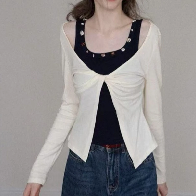 Harajuku style faux two-piece retro T-shirt, women's color-blocked punk style tight top, Y2K aesthetics, autumn slit T-shirt.