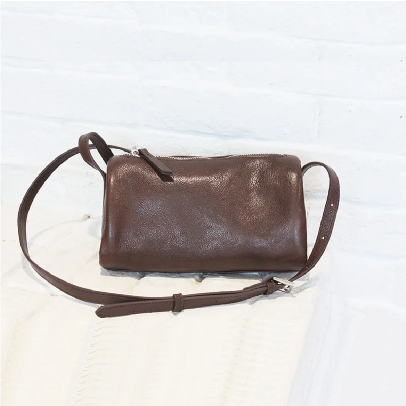

Women's Crossbody Bags Vegetable-tanned Cowhide Shoulder Bag Retro Versatile Cylinder Bag Soft Leather Solid Color Small Pillow
