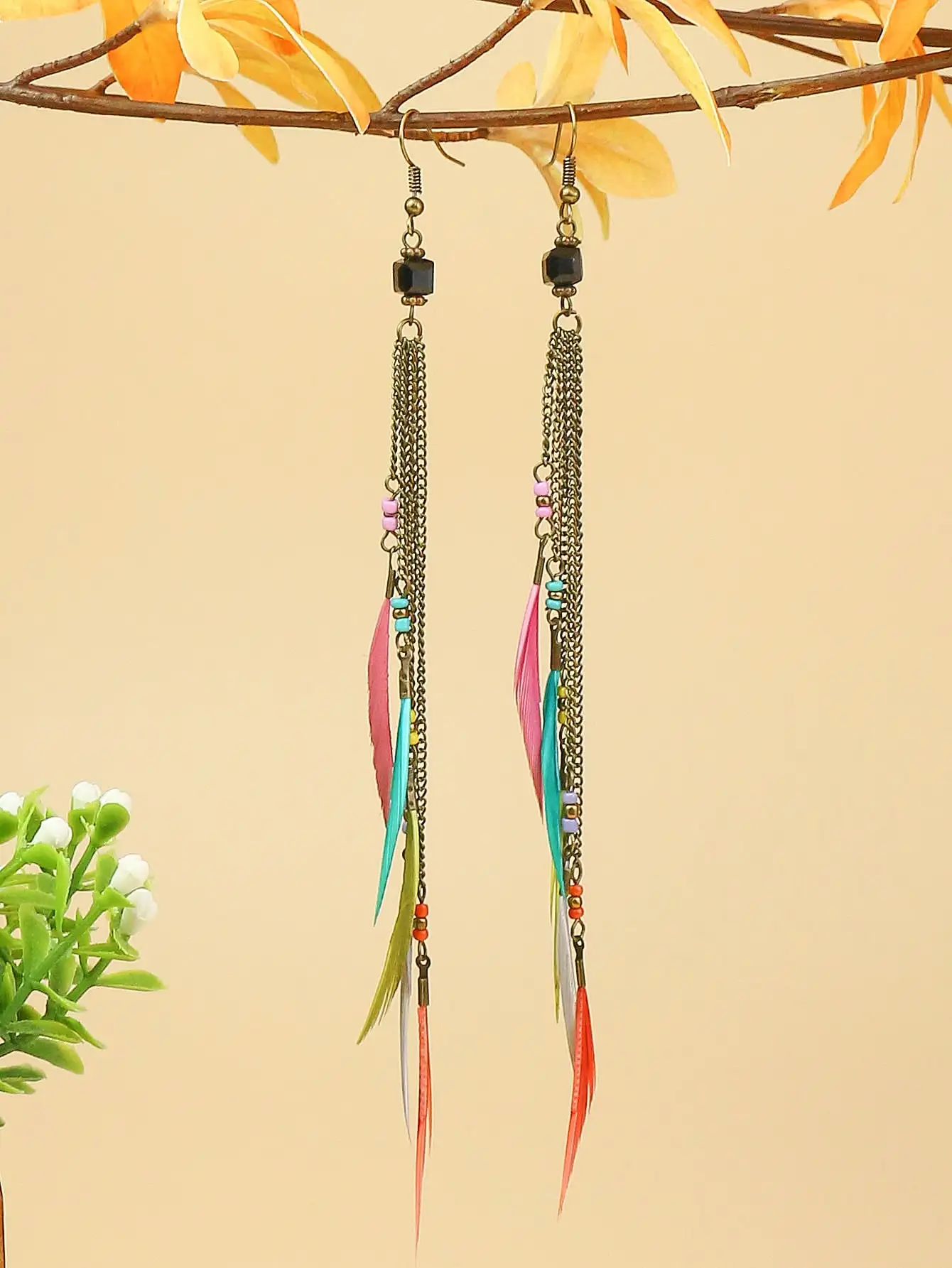 Pendientes largos de borla bohemios, colgante de plumas coloridas, estilo de vacaciones en la playa, joyería clásica