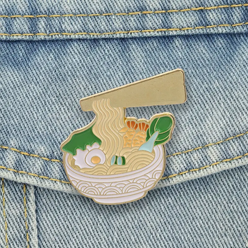Ramen-Schüssel mit Ei und Gemüse Emaille-Anstecknadel Japanischer Stil Feinschmecker-Brosche Revers-Abzeichen Schmuck Geschenk für Freunde – Detail 2