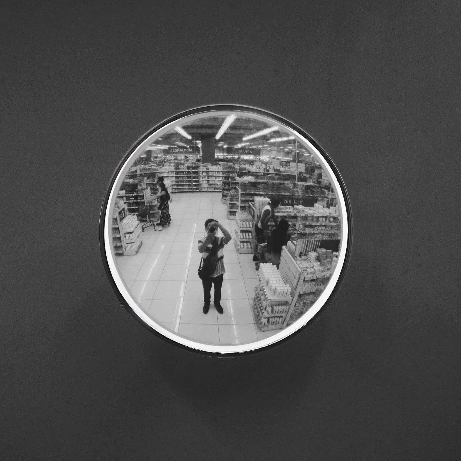 

Traffic Driveway Mirror 180° Wide Angle Convex Safety Security Outdoor Roadway Blind Spot Prevention Junction Visibility