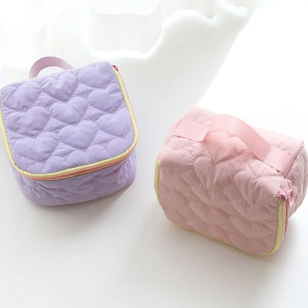 

Portable Square Love Heart Cosmetic Bag INS Large Capacity Women Toiletry Bag Solid Lightweight Makeup Bag Storage Pouch